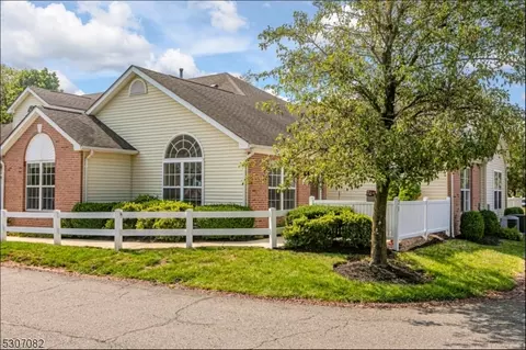 71 Gabriel Ct, Hillsborough, NJ 08844