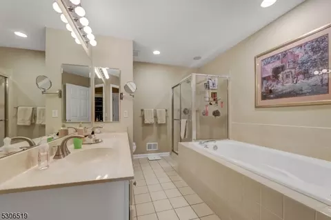 199 Levinberg Ln, Wayne, NJ 07470 photo 27