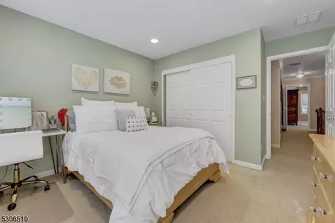 199 Levinberg Ln, Wayne, NJ 07470 photo 31