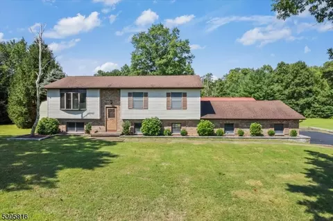 10 Fitzer Rd, Frenchtown, NJ 08825