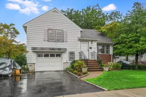 8-22 Oak St, Fair Lawn, NJ 07410