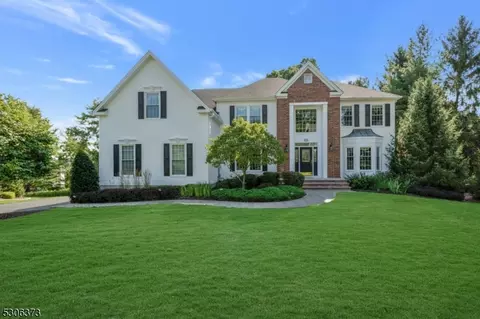 38 Totten Dr, Bridgewater, NJ 08807