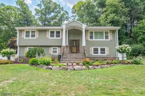 3 Willowcrest Rd, Denville, NJ 07834