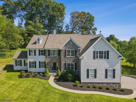 10 Demott Rd, Flemington, NJ 08822