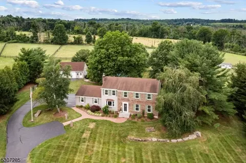 26 Linvale Rd, Ringoes, NJ 08551