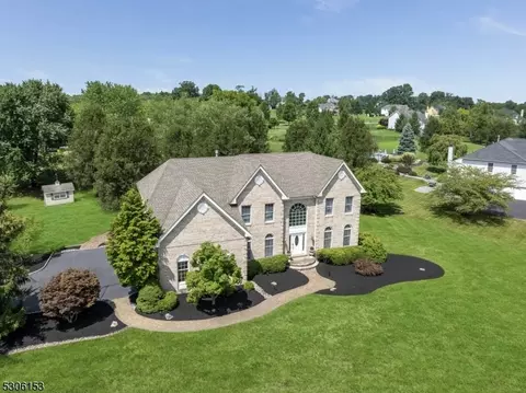 1 Denmark Ln, Raritan Twp, NJ 08551