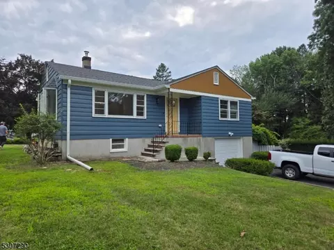 106 Pinkneyville Rd, Lafayette, NJ 07848
