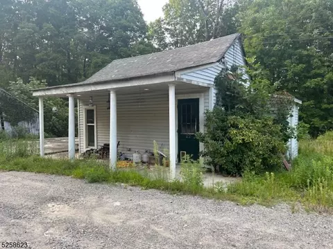 22 Raymond Blvd, West Milford, NJ 07480