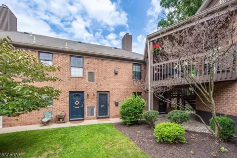 181 Long Hill Rd #4, Little Falls, NJ 07424