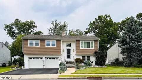 4 Joel Pl, Iselin, NJ 08830