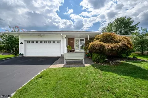 24 Moro Dr, Hamilton, NJ 08619