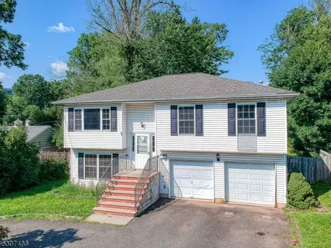 260 North Dr, North Plainfield, NJ 07060