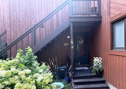 4 Eagles Nest Dr #5, Vernon, NJ 07462