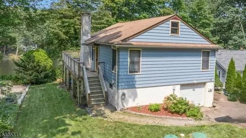 20 Lakeside Trl, Kinnelon, NJ 07405