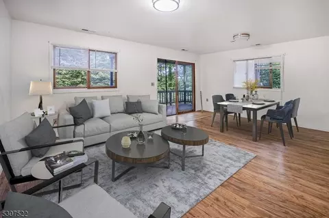 6 Davos Dr #1, Vernon, NJ 07462