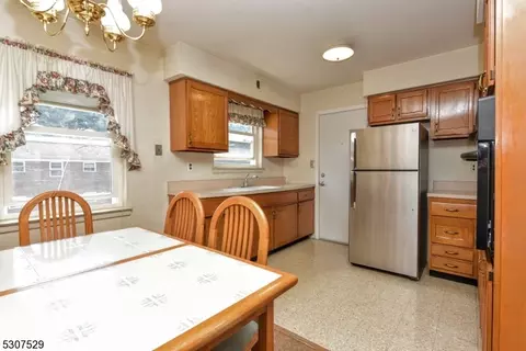 4 Rustic Cir #D, Montvale, NJ 07645