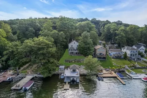 40 Mason St, Jefferson, NJ 07849