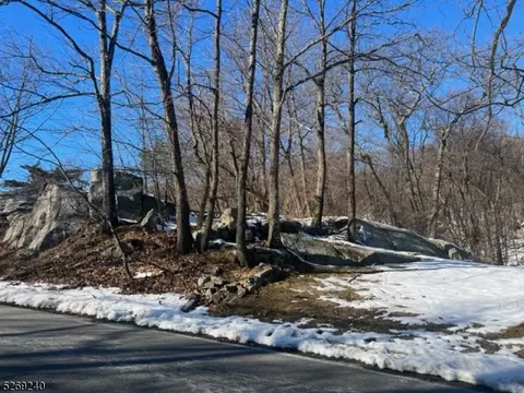 230 W Lake Shore Dr, Rockaway Twp, NJ 07866