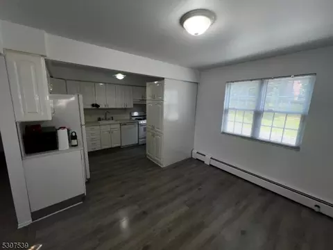 36 Atherton Ct # A, Wayne, NJ 07470 photo 9
