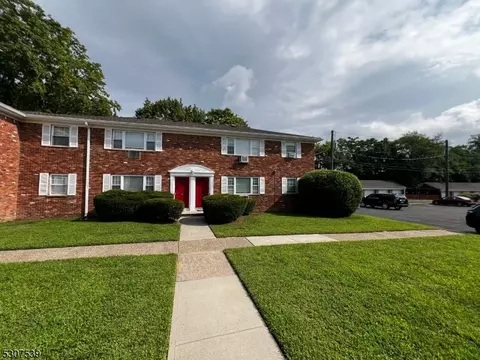 36 Atherton Ct # A, Wayne, NJ 07470 photo 4