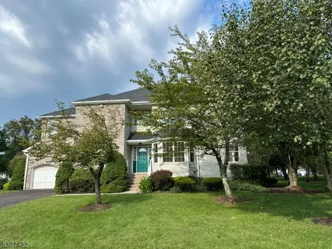 906 Taggert Dr, Belle Mead, NJ 08502