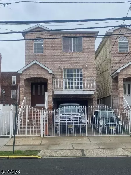 311 2nd St, Elizabeth City, NJ 07206