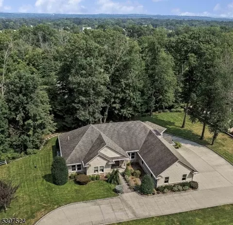 5 Buckingham Rd, Lincoln Park, NJ 07035