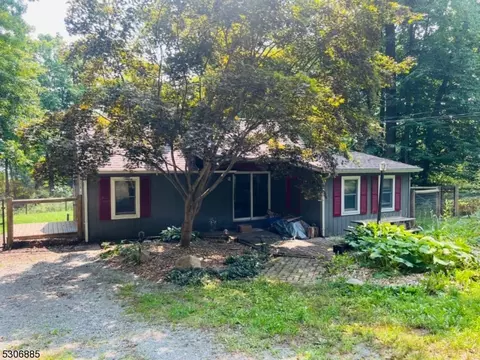 23 Longview Trl, Branchville, NJ 07826