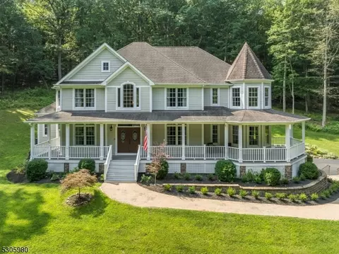 293 W Valley Brook Rd, Tewksbury Twp, NJ 07830