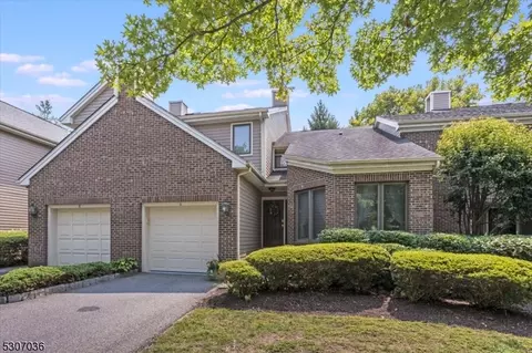 6 Tiffany Ct, Montville, NJ 07045