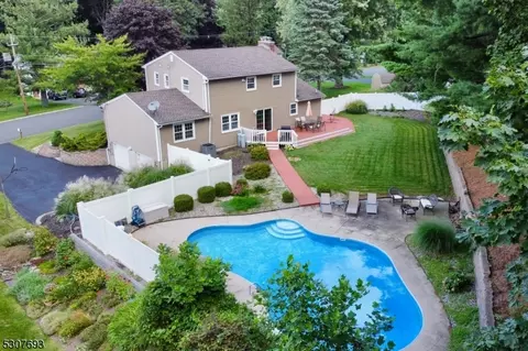 26 Warren Rd, Sparta, NJ 07871