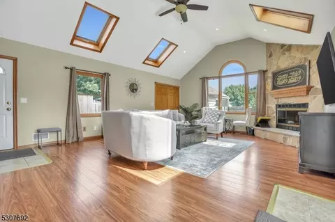 53 Leonard Ter, Wayne, NJ 07470 photo 11