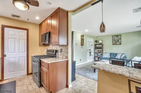 53 Leonard Ter, Wayne, NJ 07470 photo 7