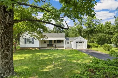1404 Valley Rd, Long Hill, NJ 07980