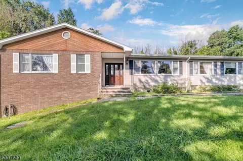 10 Pilz Ct, Vernon Twp, NJ 07461