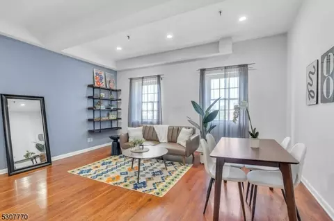 227 Christopher Columbus Dr #415B, Jersey City, NJ 07302