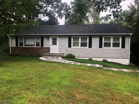 53 Woodlawn, Jefferson, NJ 07849