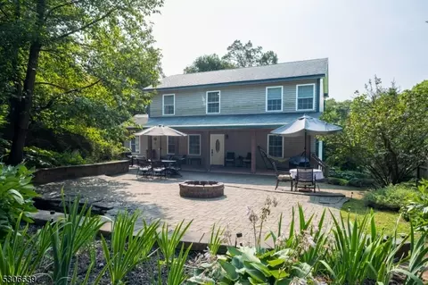 1 Casco Rd, Vernon Twp, NJ 07422