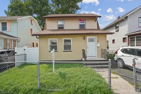 99 Smith St, Irvington, NJ 07111