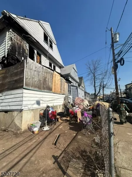 17 W End Ave, Newark City, NJ 07106