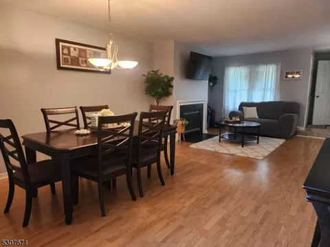 4 Whippoorwill Dr, Hackettstown, NJ 07840