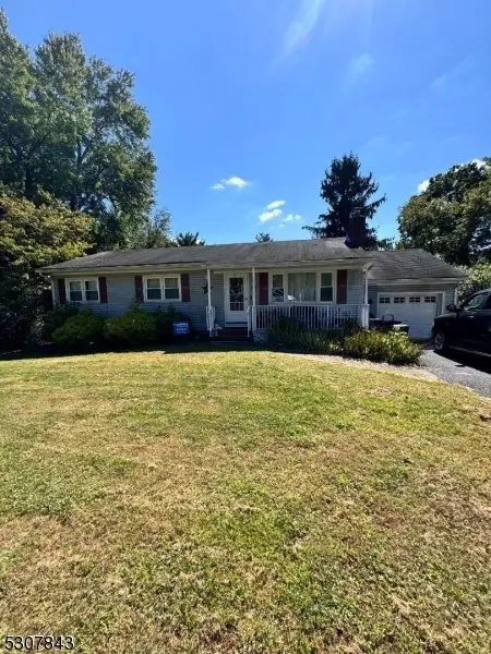17 Daugherty Ave, Long Hill, NJ 07933