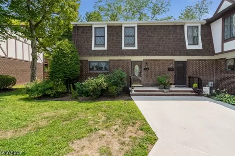 81 Devonshire Ct, Hillsborough, NJ 08844