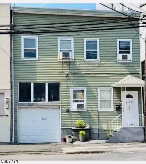 323 12 Jefferson St, Newark, NJ 07105