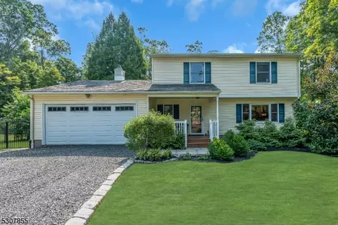 14 Campbell Ct, Bridgewater, NJ 08807