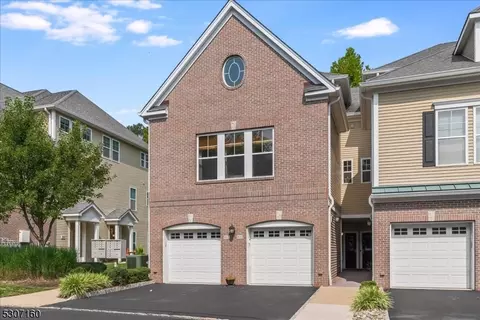 800 River Pl, Butler, NJ 07405