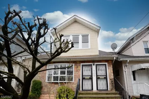 905 85th St, North Bergen, NJ 07047