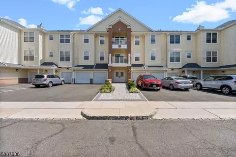 2303 Avery Ct #2303, Somerset, NJ 08873