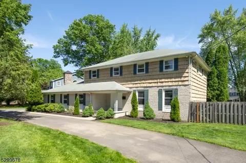 254 W Hobart Gap Rd, Livingston, NJ 07039