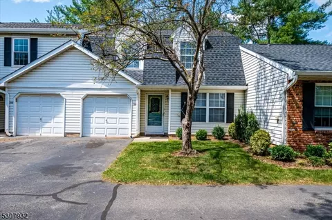 329 Hazlitt Way, Franklin Twp, NJ 08873